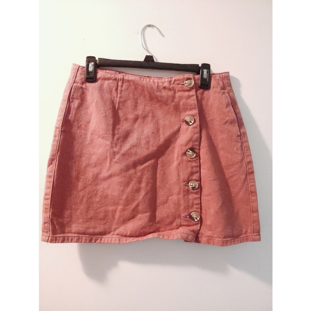 Day to Day, size L. Blush pink, mini skirt with functional buttons.